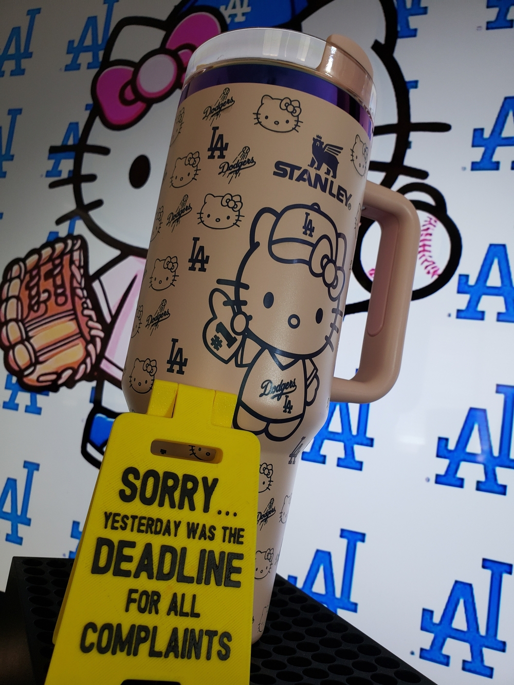Stanley x Hello Kitty Dodgers Beige Insulated Travel Mug